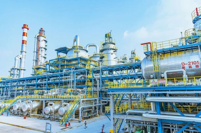 打造世界级高科技一体化绿色石化基地——镇海炼化成品油仓储创新实践